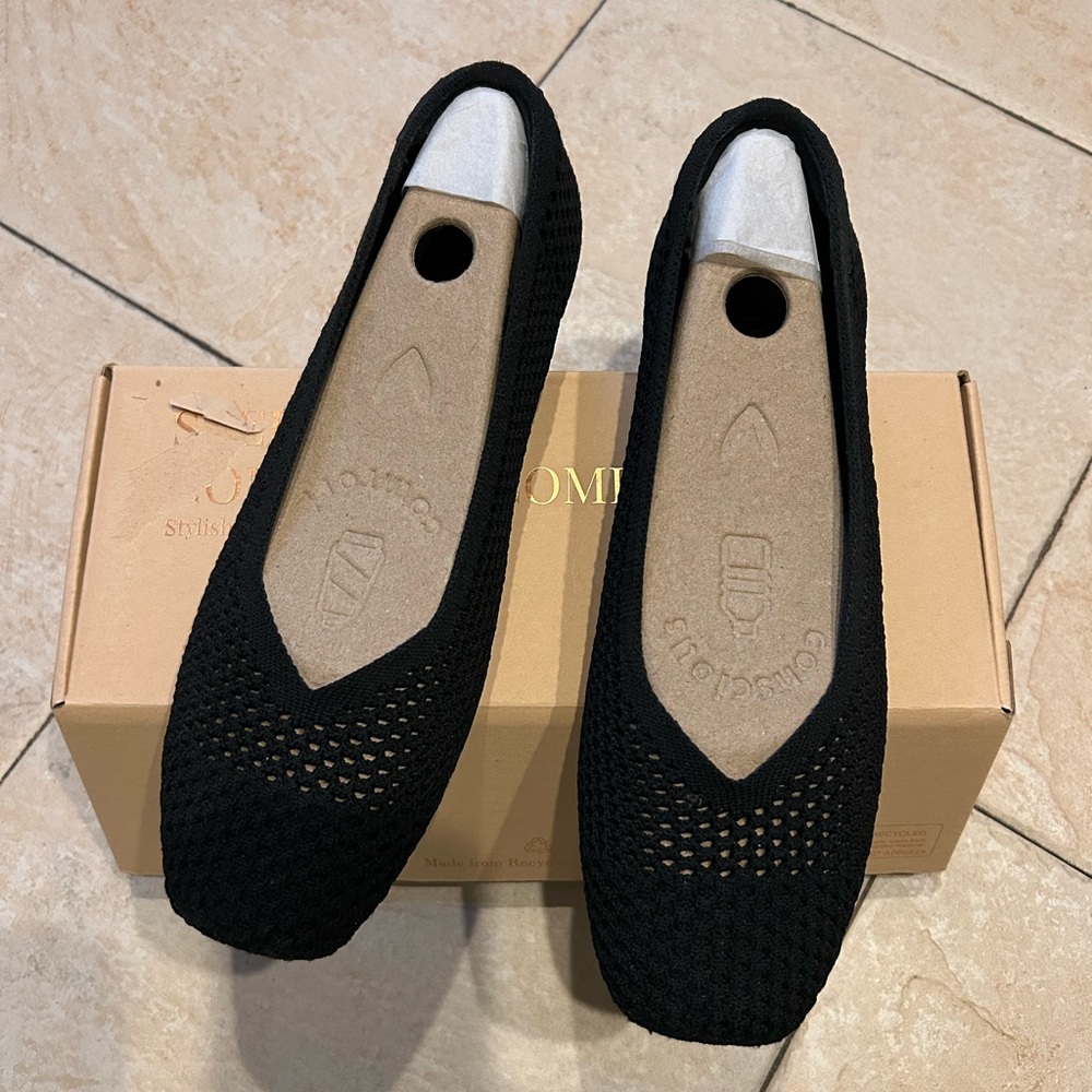 ViVI Black Flats with Perforated Design